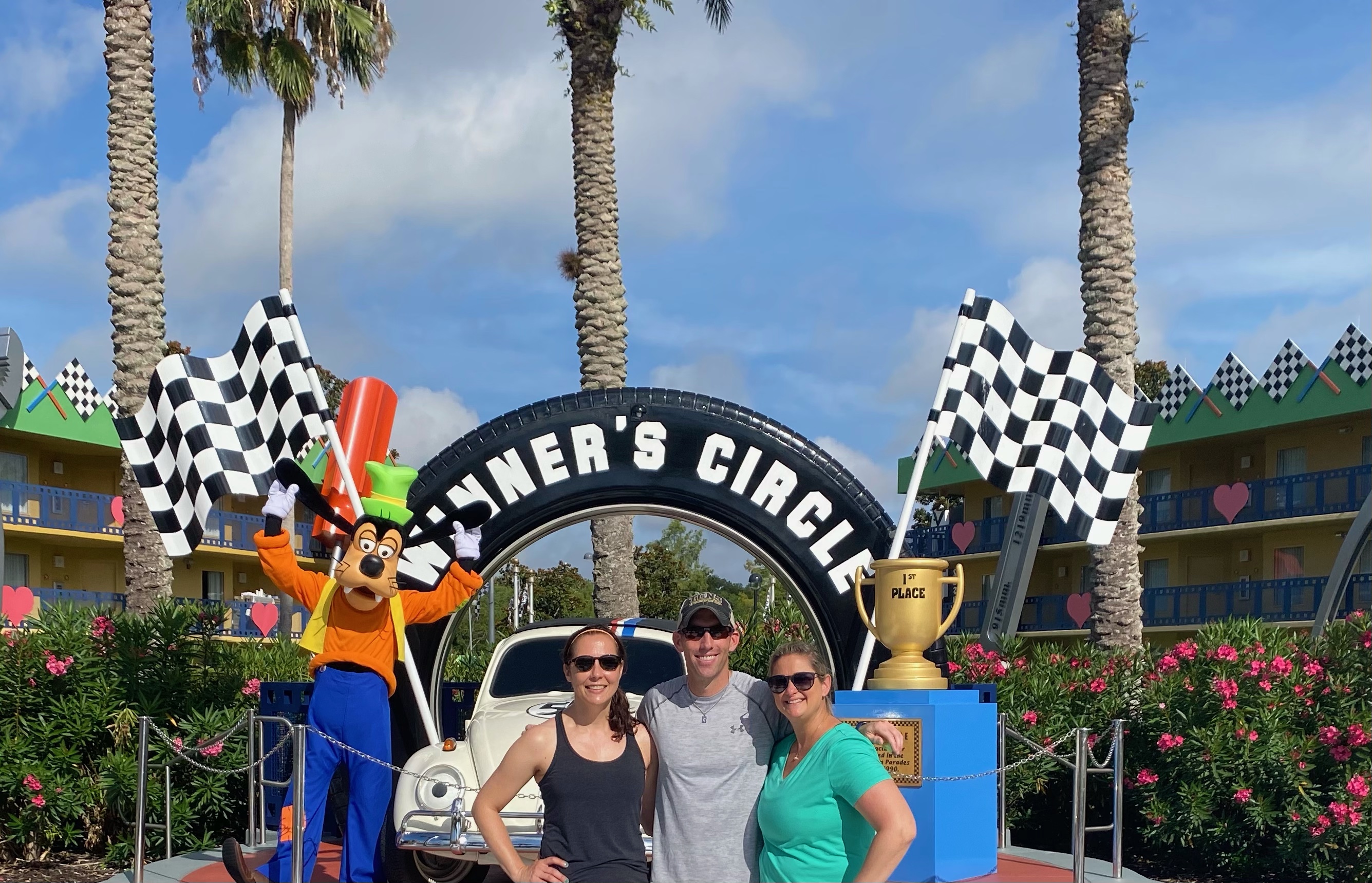 Goofy greeting travelers at a Disney resort